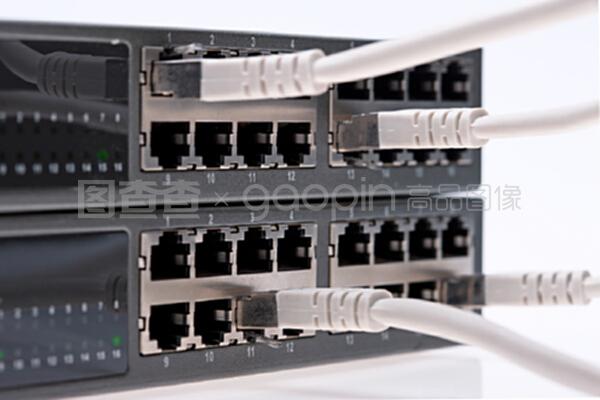 網(wǎng)絡(luò)工程中的網(wǎng)絡(luò)開關(guān) 功能、類型與部署策略